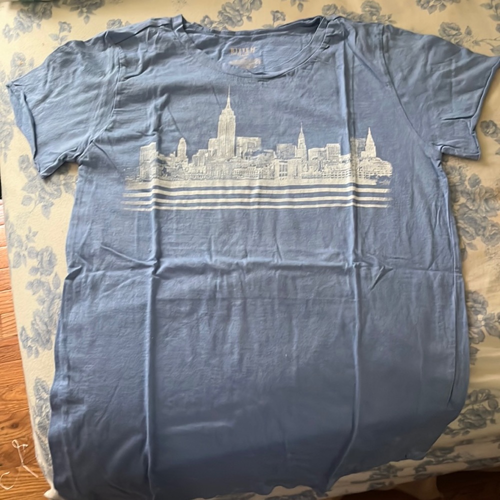 Bitten Sarah Jessica Parker 100% Cotton T-Shirt Machine Wash Cold/Gentle Cycle
